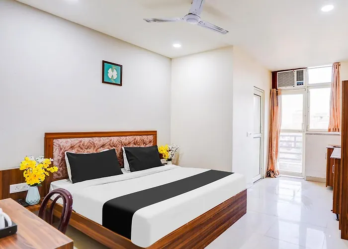 Super Collection O Sector 104 Noida Hotel