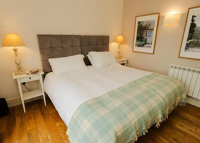 Crepe Farm Barns Hotel Bridport