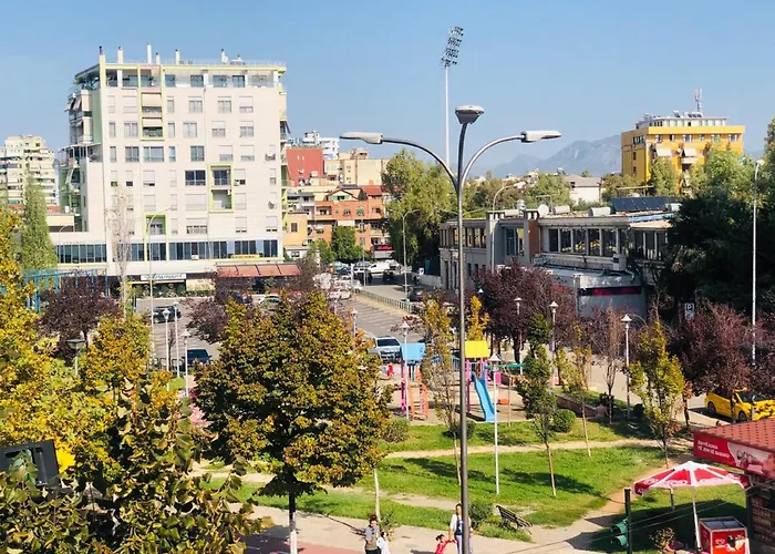Sela Rent- Central Studios & Optional Car Hire Tirana