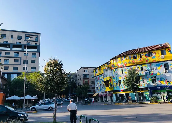 Sela Rent- Central Studios & Optional Car Hire Tirana