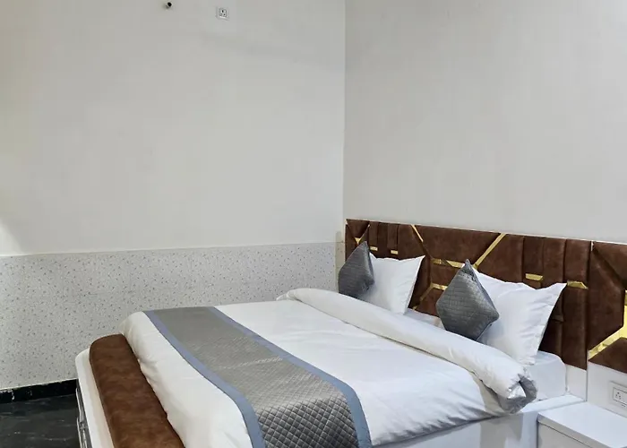 Kamal Dham Hotel Govardhan