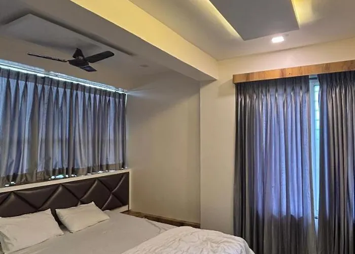 Royal Pure Veg Restaurant And Lodging Ambegaon