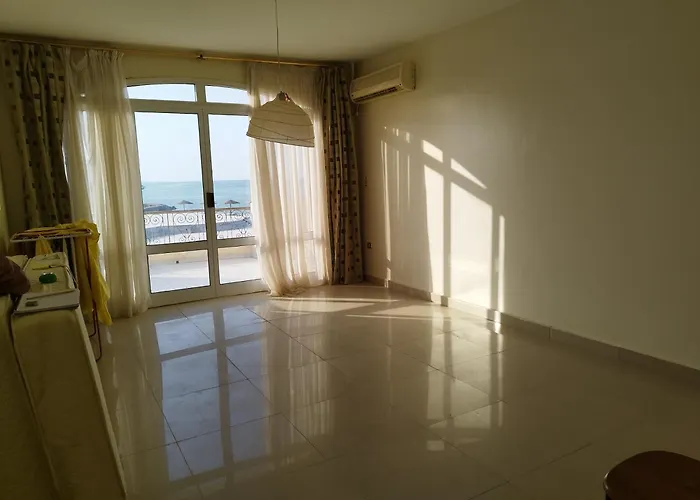Golden Hand And Ohana Beach House Hurghada