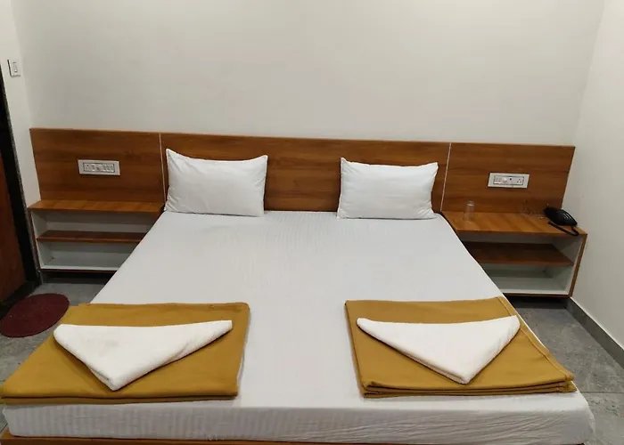 Ayodhya Bhavan - Near Dwarka Railway Station & Shree Dwarkadhish Temple