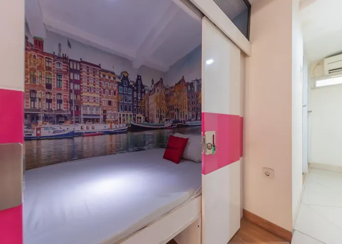 RedDoorz Hostel at Kiara Cozy Kircon Bandung