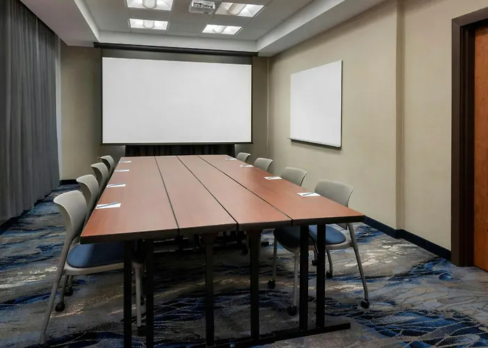 Fairfield Inn & Suites Woodbridge Avenel