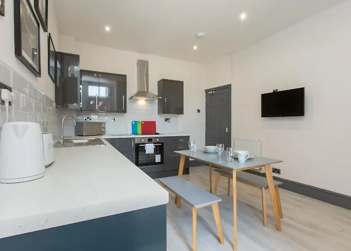 Townhouse @ 58 Brooklyn St - Crewe Hotel