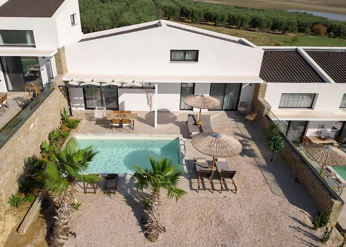 Flamingo View Suites & Villas Nea Poteidaia