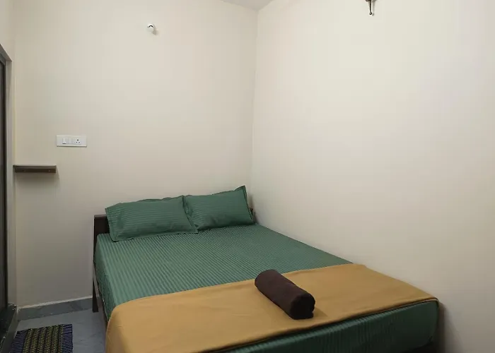 Omkara - The Fives Guest House Tiruvannamalai