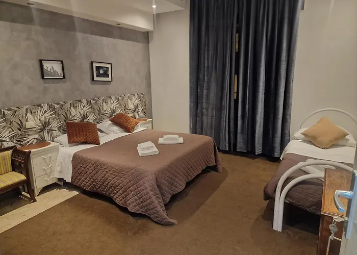 Hotel Roma Story 2