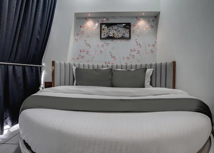 Hotel Paris Ahmedabad
