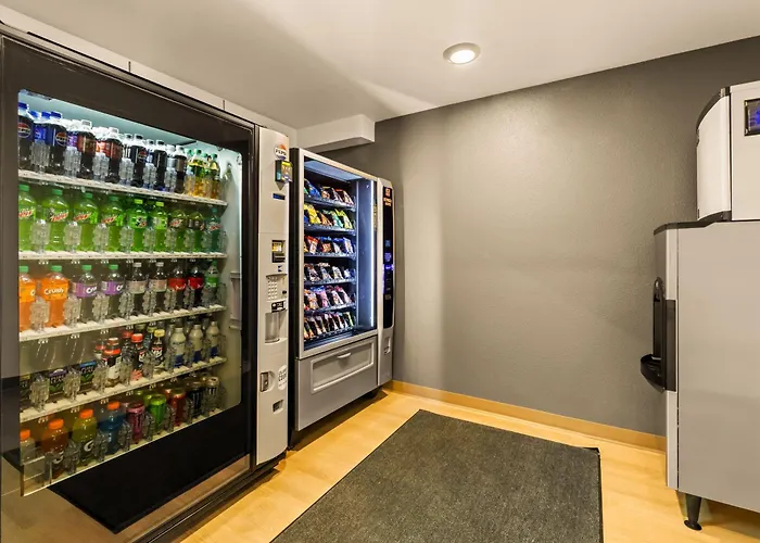 Livaway Suites Nashville-Smyrna