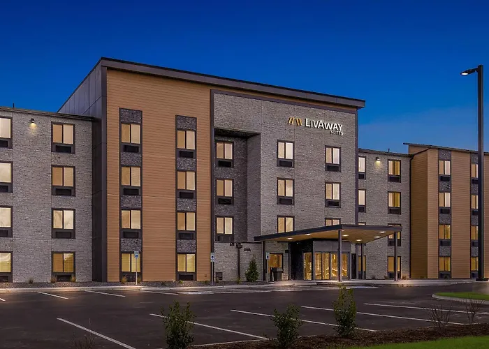 Livaway Suites Nashville-Smyrna