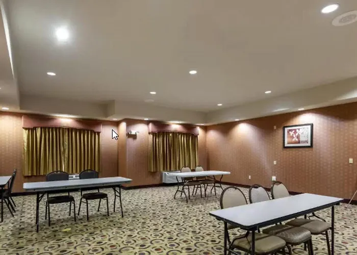 Lake Texoma Inn And Suites Denison