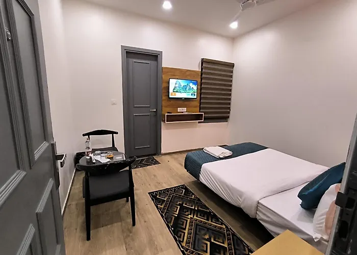 Hotel 7 Star Paschim Vihar Couple Friendly Delhi 