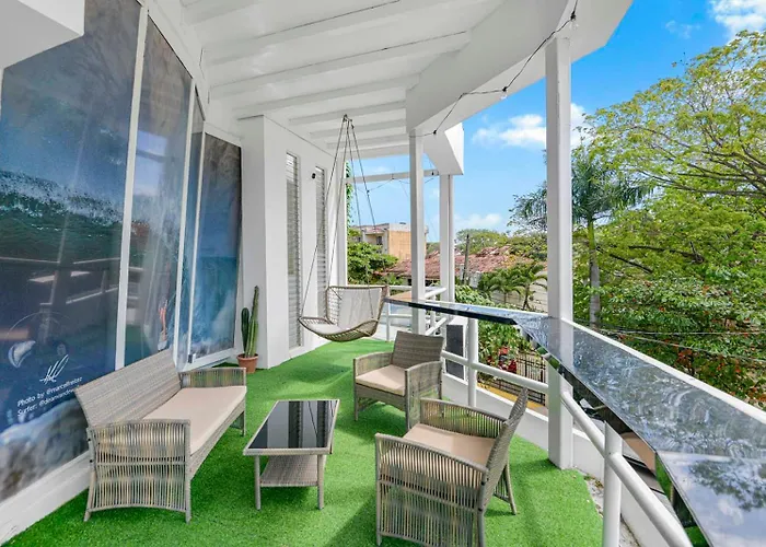 Surfo House Hotel & Hostel Tamarindo