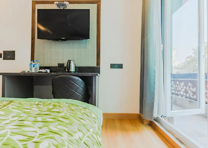 Hotel Mayur C R Park - Greater Kailash New Delhi