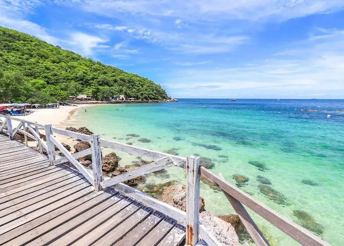 The Globe Hotel, Bar & Restaurant Pattaya