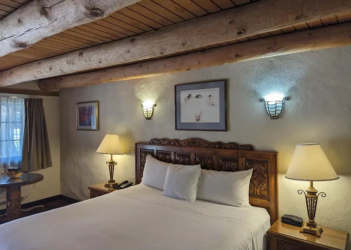 Sagebrush Inn & Suites Taos