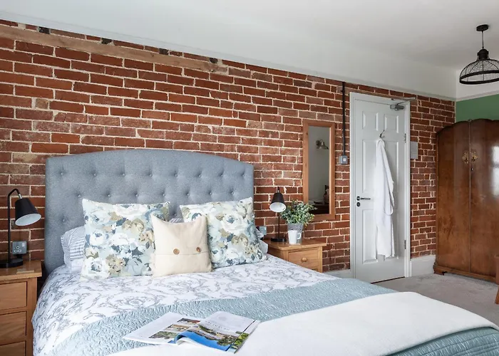 The Caledon Guest House Cowes 