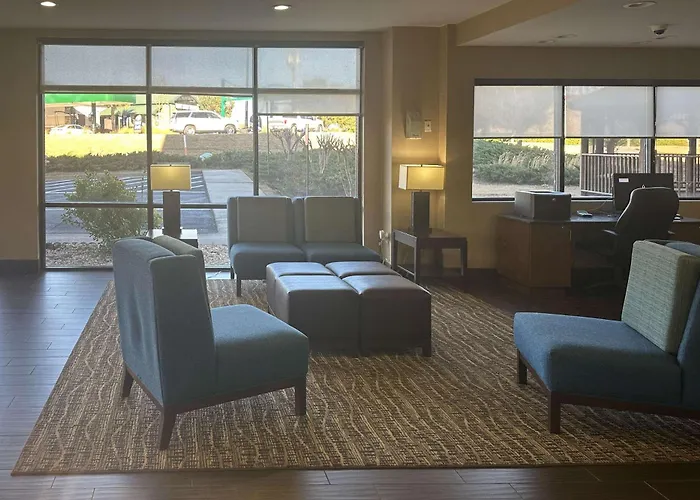 Comfort Suites Macon Northwest