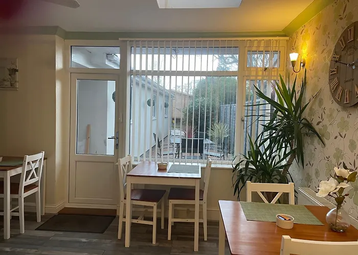 Maple Leaf Guest House Almondsbury
