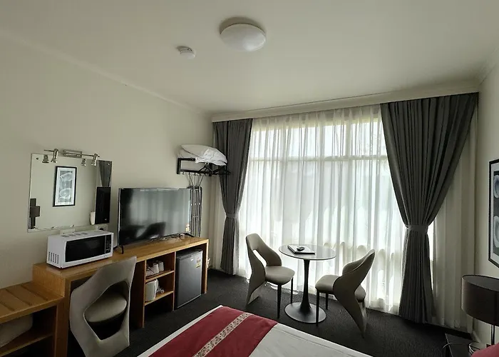 Botanical Hamilton Hotel