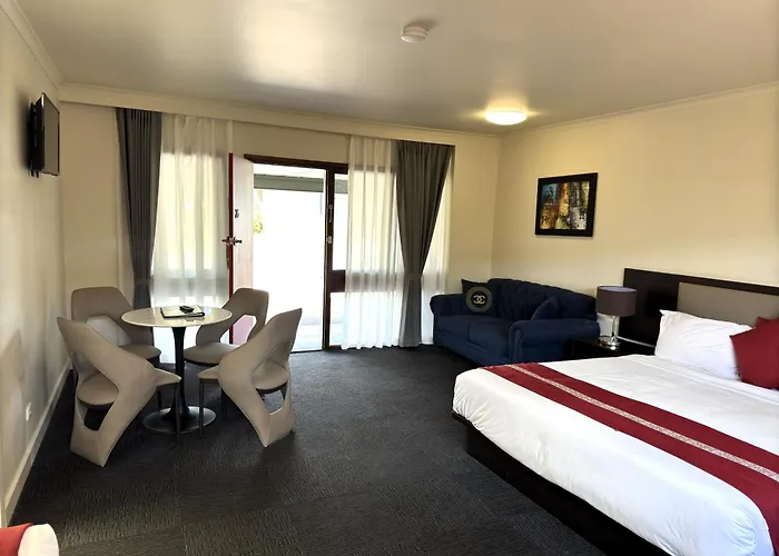 Botanical Hamilton Hotel