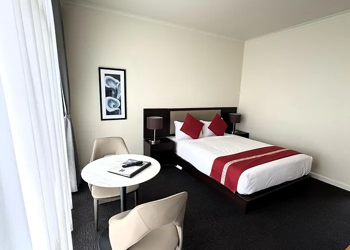 Botanical Hamilton Hotel