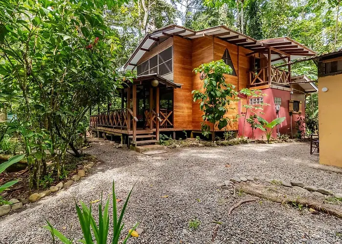 Pachamama Nueva River side Bungalows Punta Uva Puerto Viejo de Talamanca