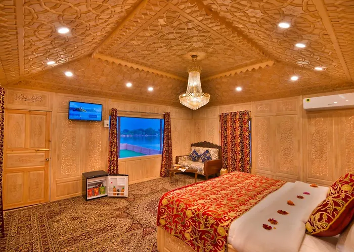 Wangnoo Heritage Houseboats Srinagar 