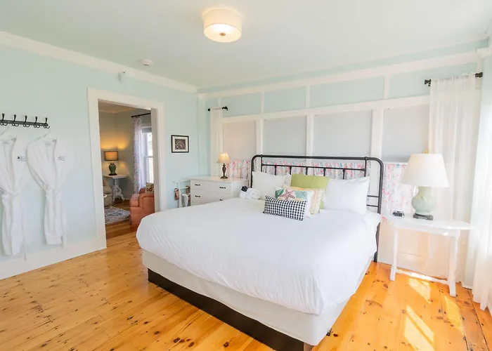 Ocean House Boutique Hotel & Motel Old Orchard Beach