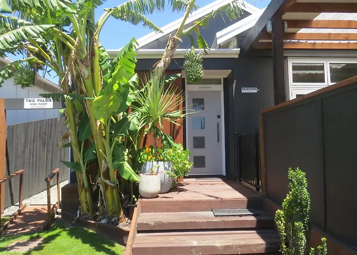 Two Palms Hotel Gisborne