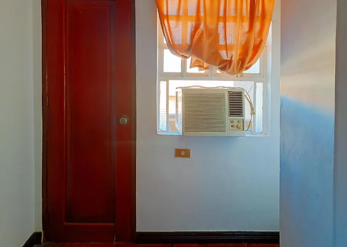 Hotel Elinas And Restaurant Tuguegarao City