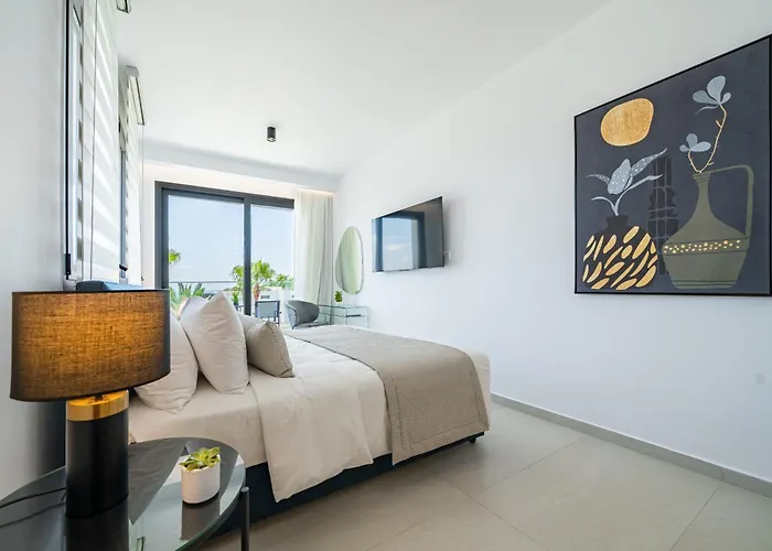 Waterside Sea View Apartments Paphos