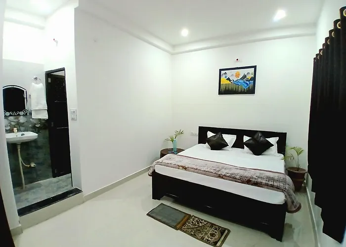 Majestic Guest House Varanasi