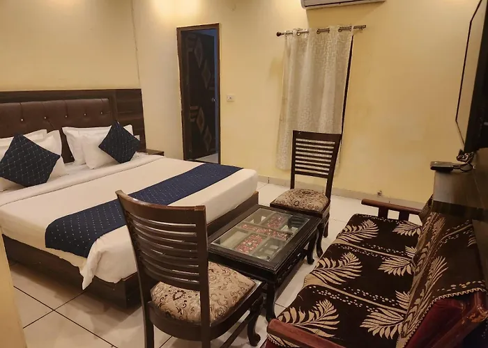 Hotel Grand Cozy Cave New Delhi