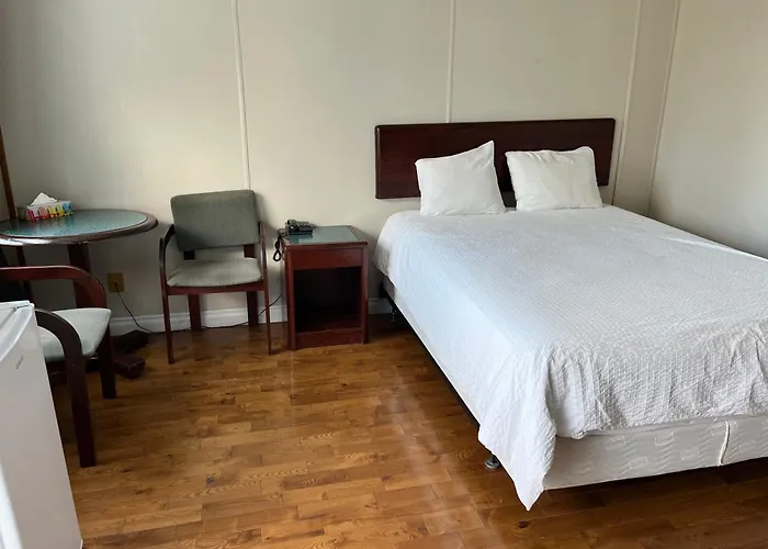 Motel Clair Mont Sainte-Agathe-des-Monts