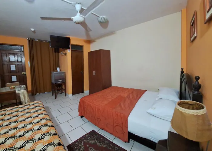 Hostal Bona Nit Trujillo