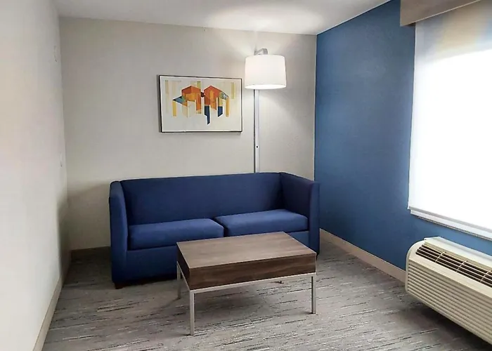 Holiday Inn Express Hotel & Suites Antigo By Ihg