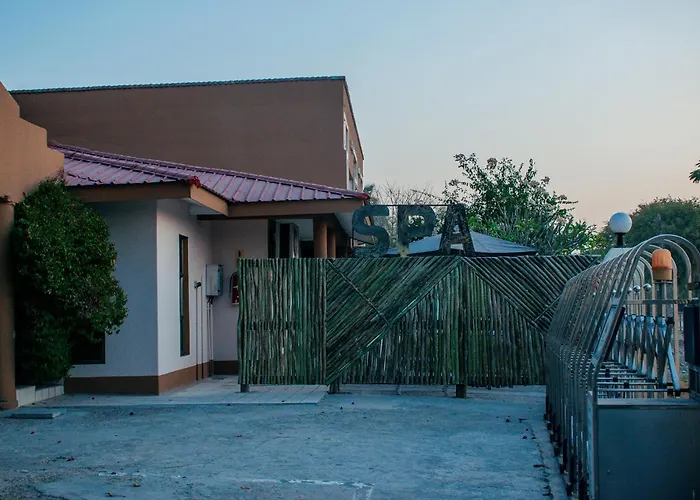 Dolar Lodges & Tours Maun