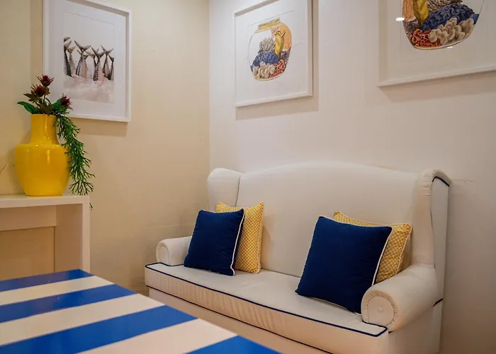 By The Sea - Nazare Bed & Breakfast