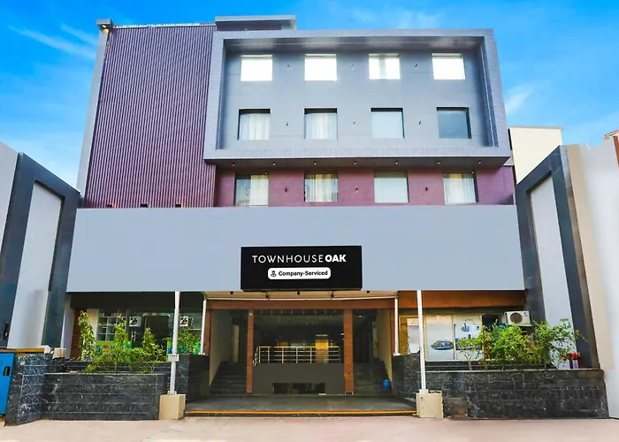 Super Townhouse Oak Hisar Hotel