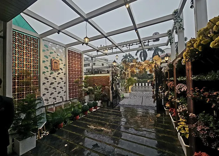 Narayan Kothi Hotel Varanasi