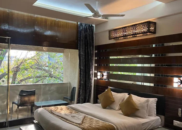 Hotel Samrat, Kolhapur
