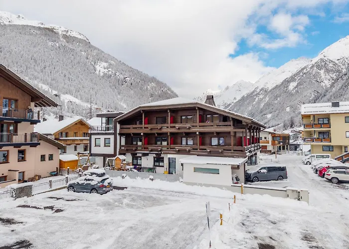 Hotel Garni Maria Theresia - Official Ötztal Summer Card Partner Sölden