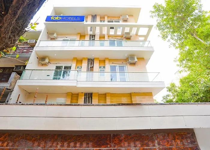 Fabhotel Grihum 56 Noida