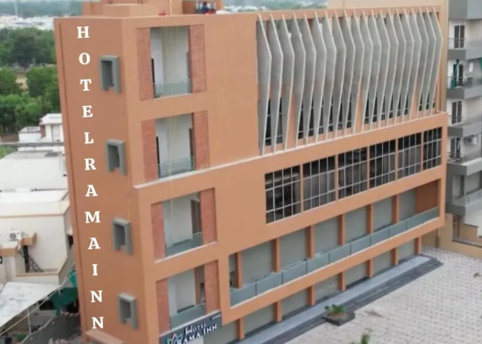 Ramainn Hotel Anand