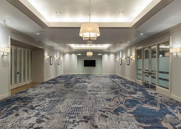 Renaissance Chicago Downtown Hotel