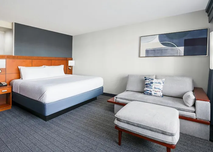 Courtyard Hartford Farmington Hotel